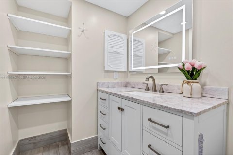 Condo in Pembroke Pines, Florida, 2 bedrooms № 2090398 - photo 25