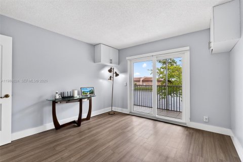 Condo in Pembroke Pines, Florida, 2 bedrooms № 2090398 - photo 29