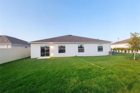House in Eagle Lake, Florida 5 bedrooms, 240.43 sq.m. № 2201561 - photo 25