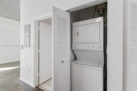 Copropriété à vendre à Miami, Floride: 1 chambre, 59.83 m2 № 1952076 - photo 12