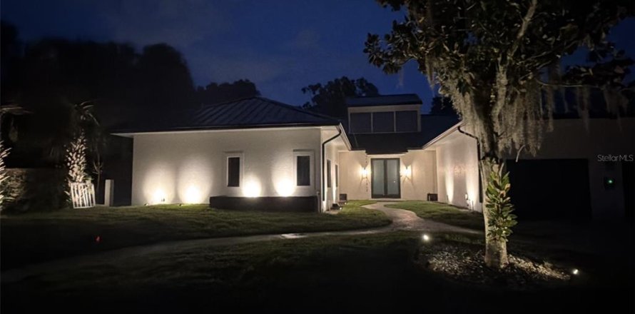 Casa en Orlando, Florida 4 dormitorios, 376.16 m2 № 2404748