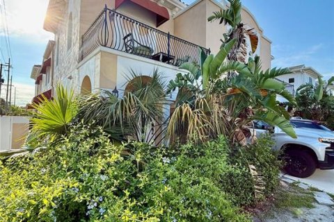 Adosado en alquiler en Tampa, Florida, 3 dormitorios, 178.37 m2 № 1640195 - foto 2