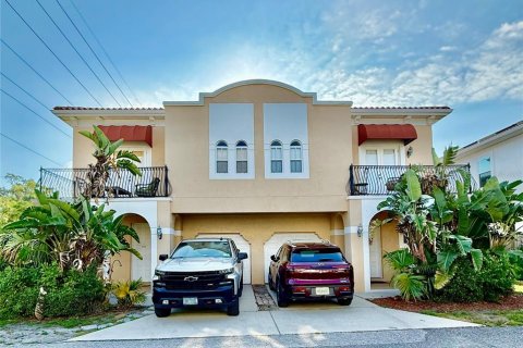 Adosado en alquiler en Tampa, Florida, 3 dormitorios, 178.37 m2 № 1640195 - foto 1