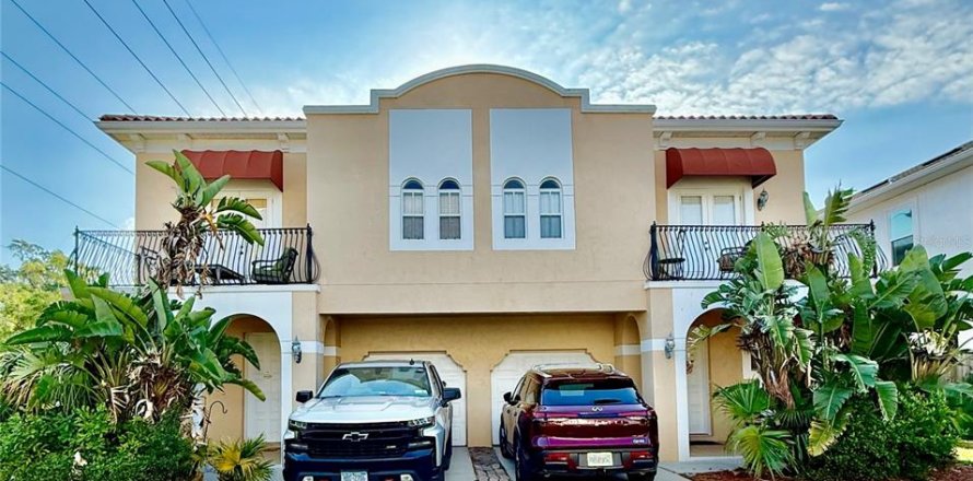 Adosado en Tampa, Florida 3 dormitorios, 178.37 m2 № 1640195