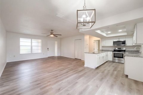 Villa ou maison à vendre à Punta Gorda, Floride: 3 chambres, 145.48 m2 № 2419985 - photo 13