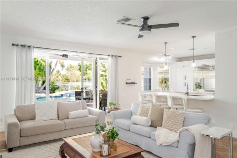 House in Weston, Florida 4 bedrooms, 253.62 sq.m. № 2040613 - photo 21