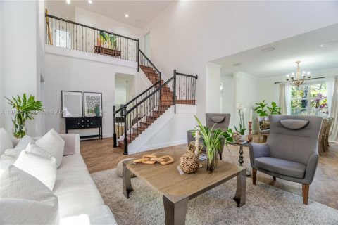 House in Weston, Florida 4 bedrooms, 253.62 sq.m. № 2040613 - photo 6