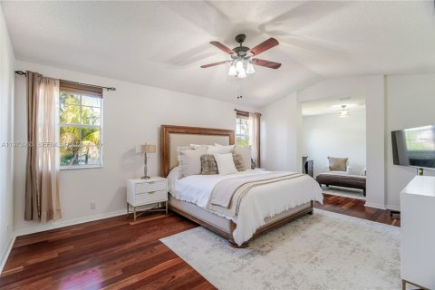 House in Weston, Florida 4 bedrooms, 253.62 sq.m. № 2040613 - photo 29