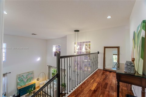 House in Weston, Florida 4 bedrooms, 253.62 sq.m. № 2040613 - photo 26