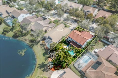 Дом в Уэстон, Флорида 4 спальни, 253.62м2 № 2040613