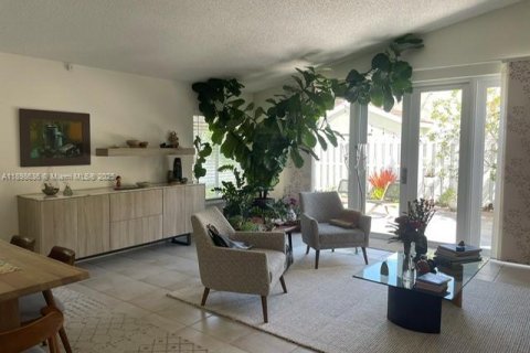 Villa ou maison à vendre à Pembroke Pines, Floride: 3 chambres, 166.95 m2 № 1951315 - photo 10