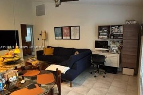 Villa ou maison à vendre à Pembroke Pines, Floride: 3 chambres, 166.95 m2 № 1951315 - photo 20
