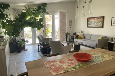 Villa ou maison à vendre à Pembroke Pines, Floride: 3 chambres, 166.95 m2 № 1951315 - photo 11