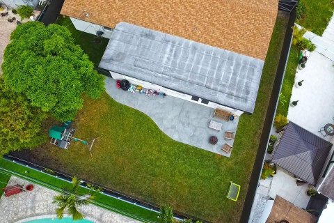 Villa ou maison à vendre à Pembroke Pines, Floride: 3 chambres, 172.05 m2 № 2082448 - photo 3