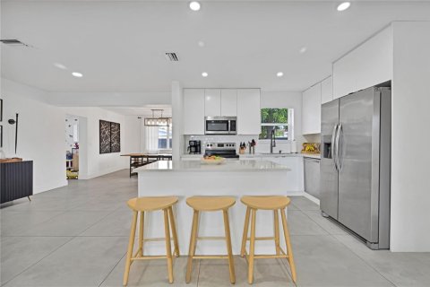 Villa ou maison à vendre à Pembroke Pines, Floride: 3 chambres, 172.05 m2 № 2082448 - photo 6
