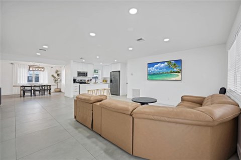 Villa ou maison à vendre à Pembroke Pines, Floride: 3 chambres, 172.05 m2 № 2082448 - photo 9