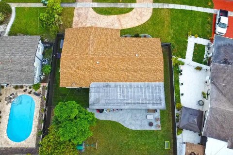 Villa ou maison à vendre à Pembroke Pines, Floride: 3 chambres, 172.05 m2 № 2082448 - photo 4