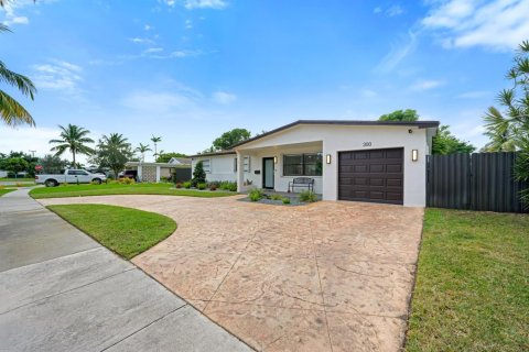 Villa ou maison à vendre à Pembroke Pines, Floride: 3 chambres, 172.05 m2 № 2082448 - photo 2