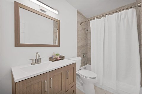 Villa ou maison à vendre à Pembroke Pines, Floride: 3 chambres, 172.05 m2 № 2082448 - photo 21