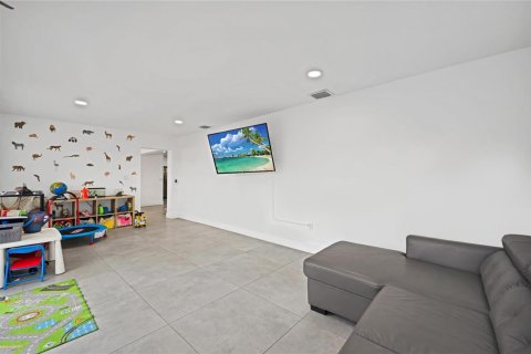 Villa ou maison à vendre à Pembroke Pines, Floride: 3 chambres, 172.05 m2 № 2082448 - photo 15