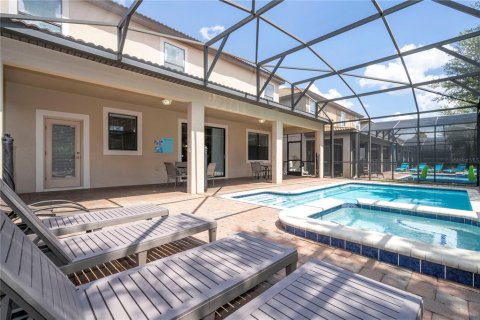 House in Davenport, Florida 7 bedrooms, 334.82 sq.m. № 1774905 - photo 4