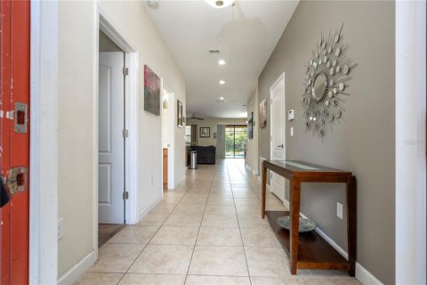 House in Davenport, Florida 7 bedrooms, 334.82 sq.m. № 1774905 - photo 2
