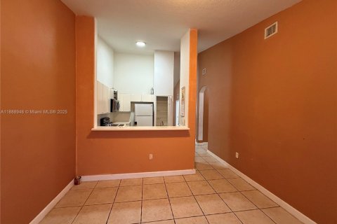 Снять в аренду кондоминиум в Хомстед, Флорида 3 спальни, 109.81м2, № 2034883 - фото 3