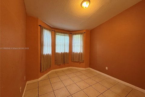 Снять в аренду кондоминиум в Хомстед, Флорида 3 спальни, 109.81м2, № 2034883 - фото 2