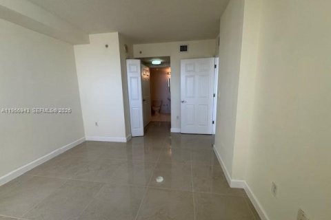 Apartamento en alquiler en Miami, Florida, 2 dormitorios, 80.36 m2 № 2011803 - foto 6
