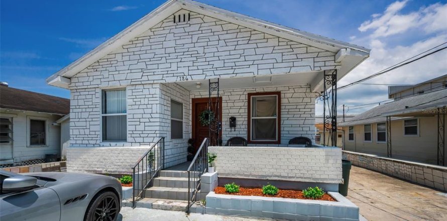 Casa en Tarpon Springs, Florida 2 dormitorios, 102.38 m2 № 1742957