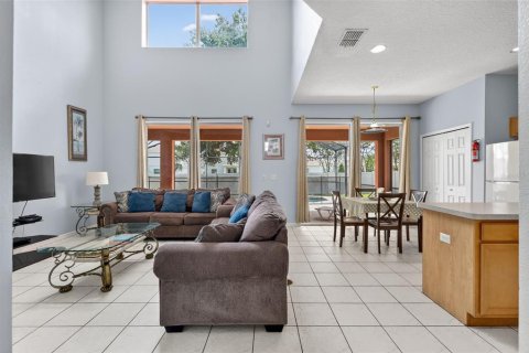 Casa en venta en Davenport, Florida, 6 dormitorios, 257.43 m2 № 2213106 - foto 10