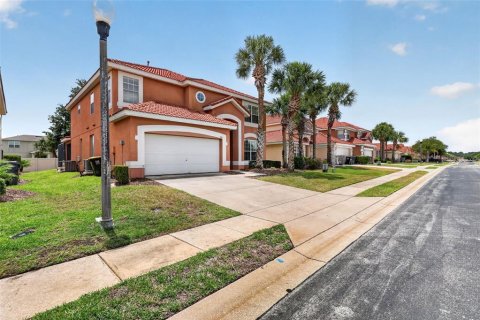 Casa en venta en Davenport, Florida, 6 dormitorios, 257.43 m2 № 2213106 - foto 2