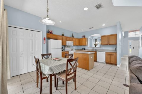 Casa en venta en Davenport, Florida, 6 dormitorios, 257.43 m2 № 2213106 - foto 15