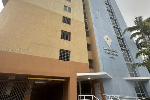 Condo in Miami, Florida, 2 bedrooms  № 2068862