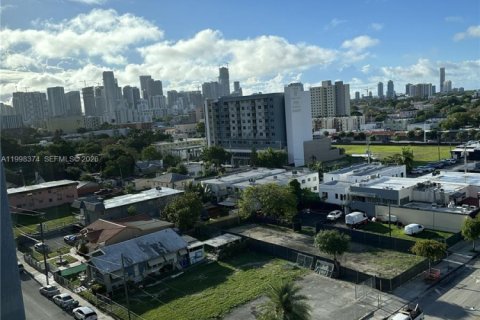 Condo in Miami, Florida, 2 bedrooms  № 2068862 - photo 7