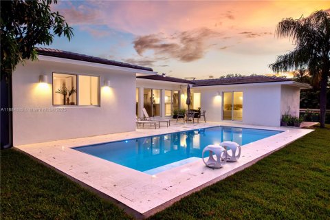 Villa ou maison à vendre à Miami Shores, Floride: 4 chambres, 209.77 m2 № 1933135 - photo 2