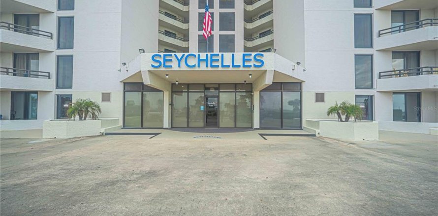 Condo à Daytona Beach, Floride, 3 chambres  № 2135968