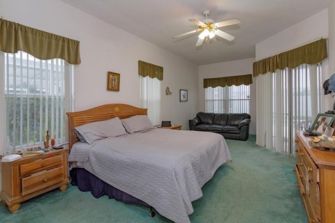 House in Davenport, Florida 5 bedrooms, 263.66 sq.m. № 2094546 - photo 12