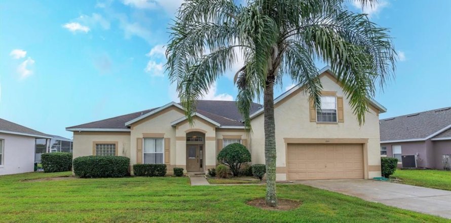 House in Davenport, Florida 5 bedrooms, 263.66 sq.m. № 2094546