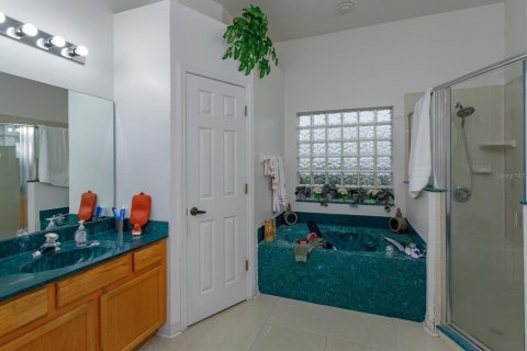 House in Davenport, Florida 5 bedrooms, 263.66 sq.m. № 2094546 - photo 13