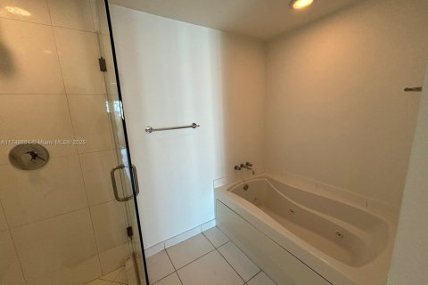 Copropriété à vendre à Miami, Floride: 2 chambres, 103.21 m2 № 1957611 - photo 12