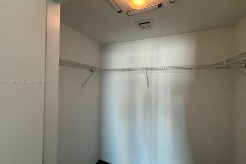 Copropriété à vendre à Miami, Floride: 2 chambres, 103.21 m2 № 1957611 - photo 14