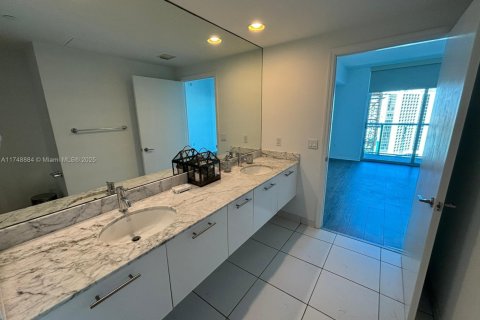 Copropriété à vendre à Miami, Floride: 2 chambres, 103.21 m2 № 1957611 - photo 13