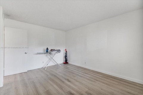 Casa en venta en Weston, Florida, 2 dormitorios, 146.79 m2 № 1924870 - foto 15