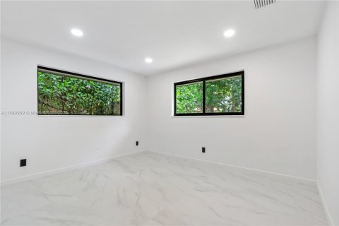 Casa en venta en Fort Lauderdale, Florida, 4 dormitorios, 179.49 m2 № 1951770 - foto 25