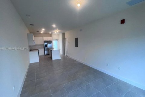 Condo in Doral, Florida, 1 bedroom  № 2069393