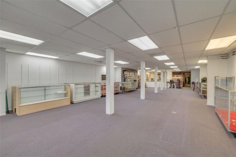 Immobilier commercial à vendre à Largo, Floride: 559.27 m2 № 2279772 - photo 8