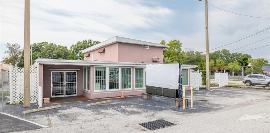 Immobilier commercial à Largo, Floride 559.27 m2 № 2279772