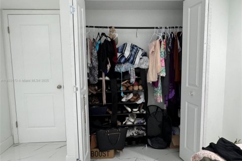 Condominio en venta en Hialeah, Florida, 2 dormitorios, 78.78 m2 № 1813859 - foto 24