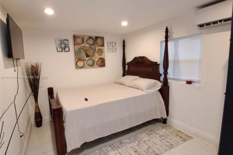 Immobilier commercial à louer à Hollywood, Floride: 114.46 m2 № 1966027 - photo 8